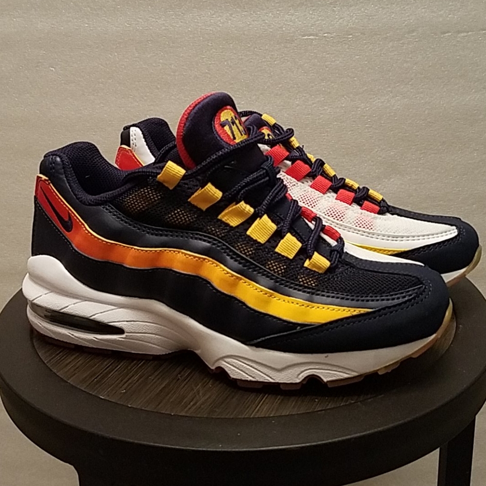 Nike AIRMAX 95 Astros Boys 5.5 or Women 7